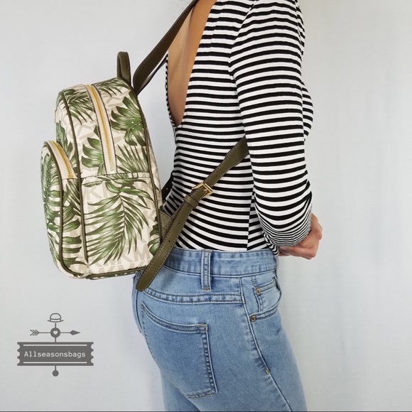 Michael Kors Mk Palm Leaf Medium Backpack Green - Picture 2 of 8